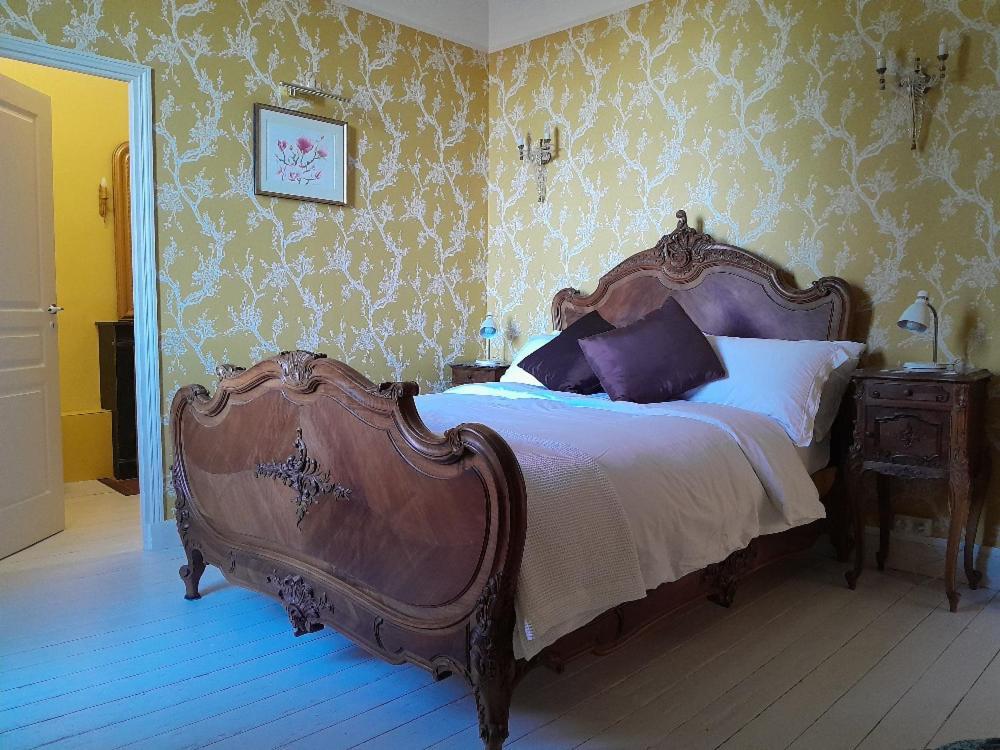 Chambres d'hotes Montbron Luchapt Exterior foto